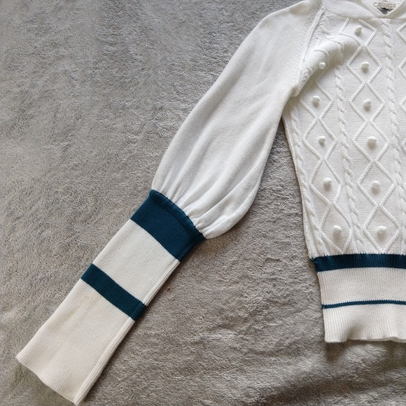 Callixta Unique Sweater - Picture 6 of 6